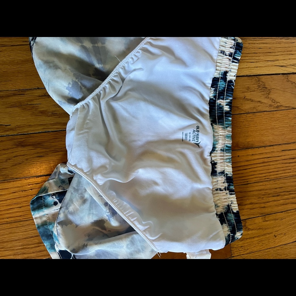 Girls Old navy swim shorts - Picture 3 of 3
